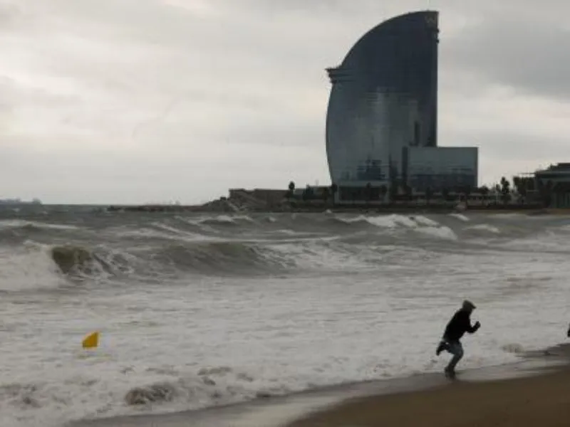 barcelona-temporal-viento-protecció-civil|Foto: Toni Albir/EFE