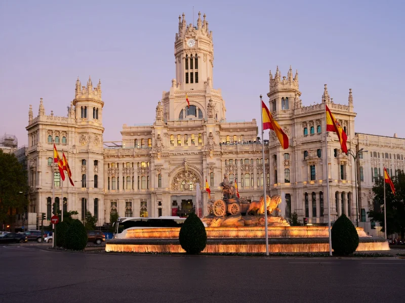 ahorro-hogares-españa-ine-datos-2025