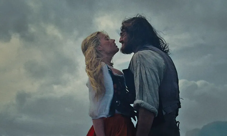 Escena de la adaptación de Emerald Fennell de "Cumbres Borrascosas"|Foto: Warner Bros. Pictures.